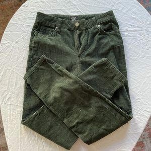 BDG Mom-Highrise size 27 Corduroy olive pants
